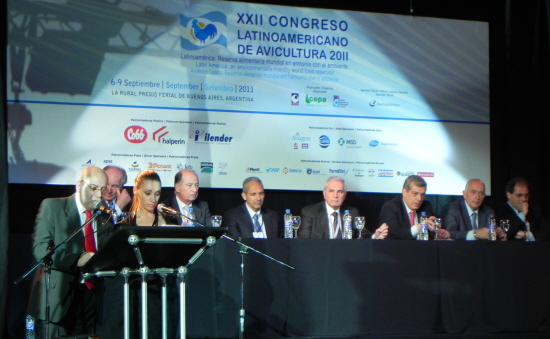 La Mesa de Honor durante la ceremonia apertura de Congreso Latinoamericano